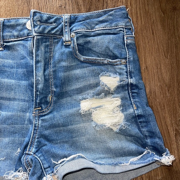 Women’s American Eagle high rise shorts - Picture 3 of 9